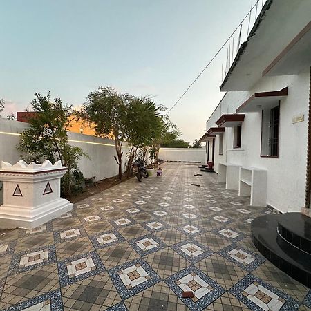 Arunachala Sashwin Guest House Tiruvannāmalai المظهر الخارجي الصورة