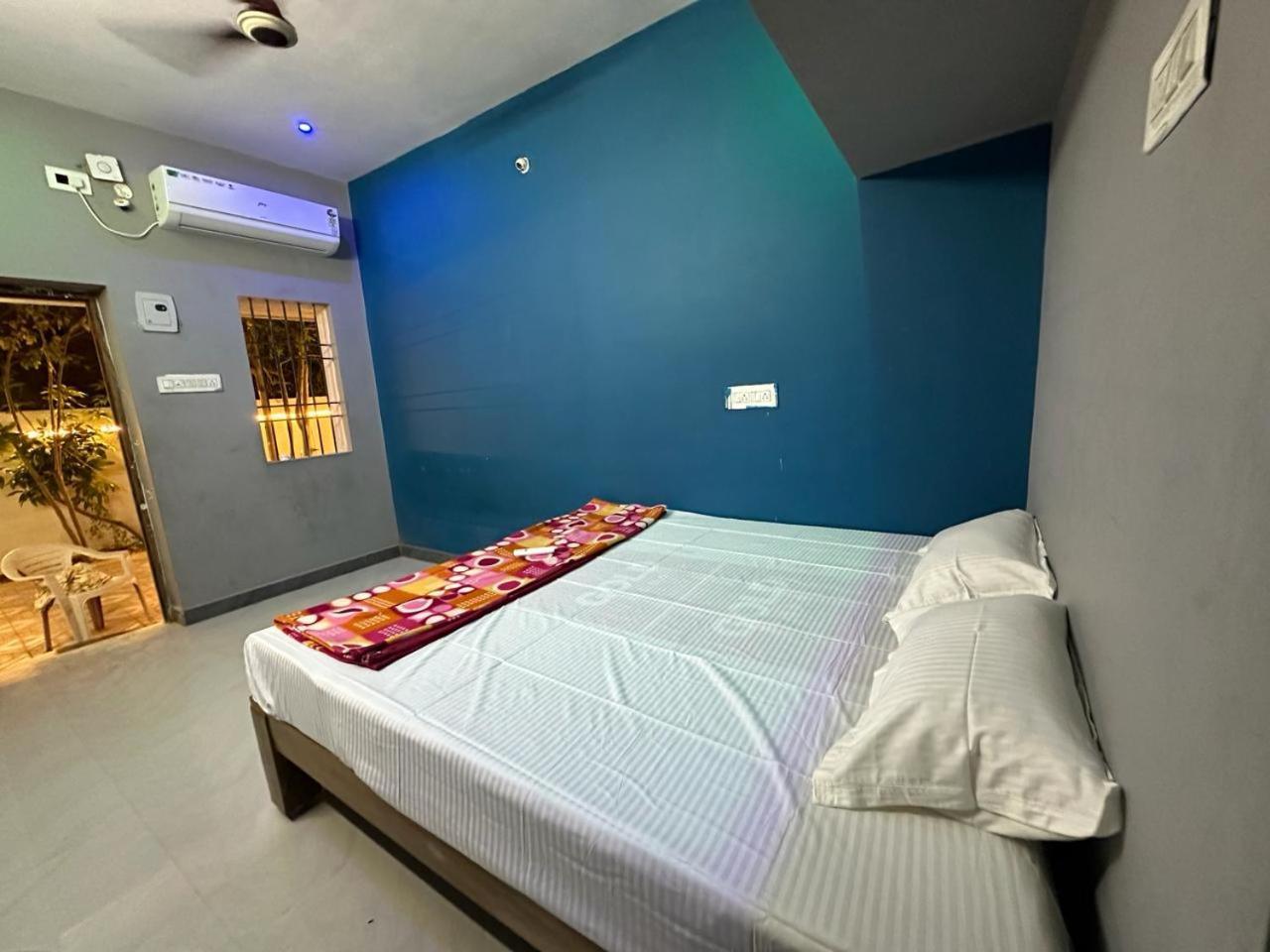 Arunachala Sashwin Guest House Tiruvannāmalai الغرفة الصورة
